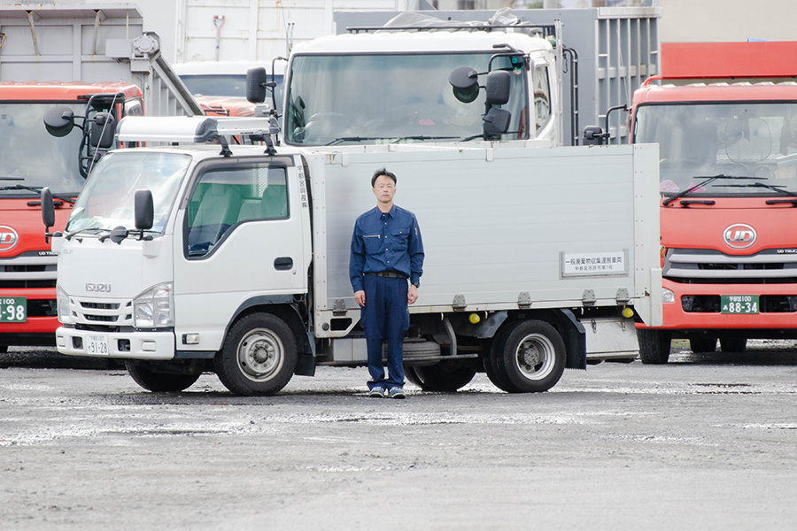 宇都宮興産株式会社 - 環境事業部 : 一般廃棄物収集・運搬処理業 : 普通貨物車（平ボディ）