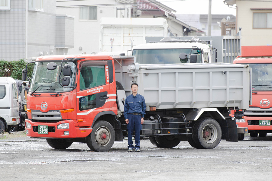 宇都宮興産株式会社 - 環境事業部 : 産業廃棄物収集・運搬処理業 : 天蓋付きダンプ