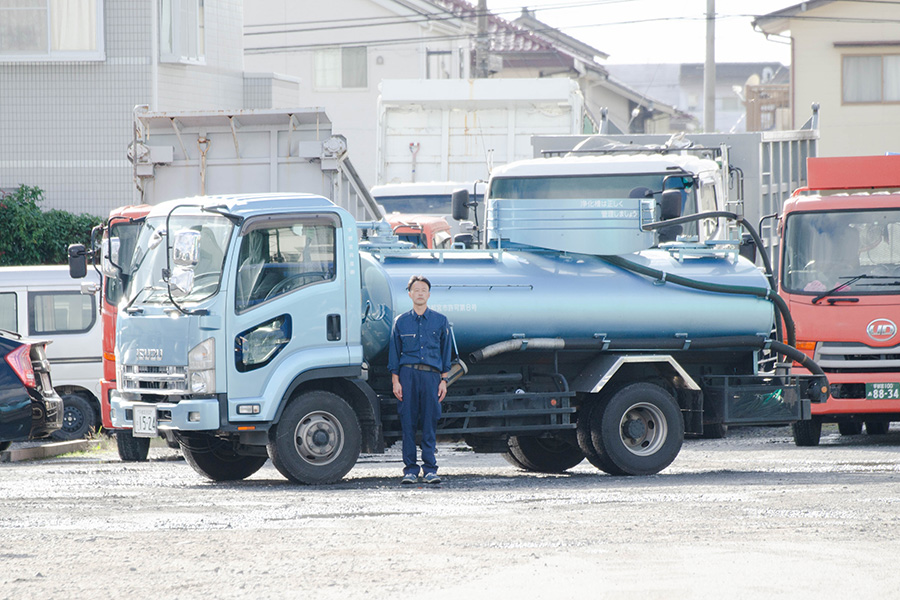 宇都宮興産株式会社 - 環境事業部 : 浄化槽清掃業務 : バキューム車